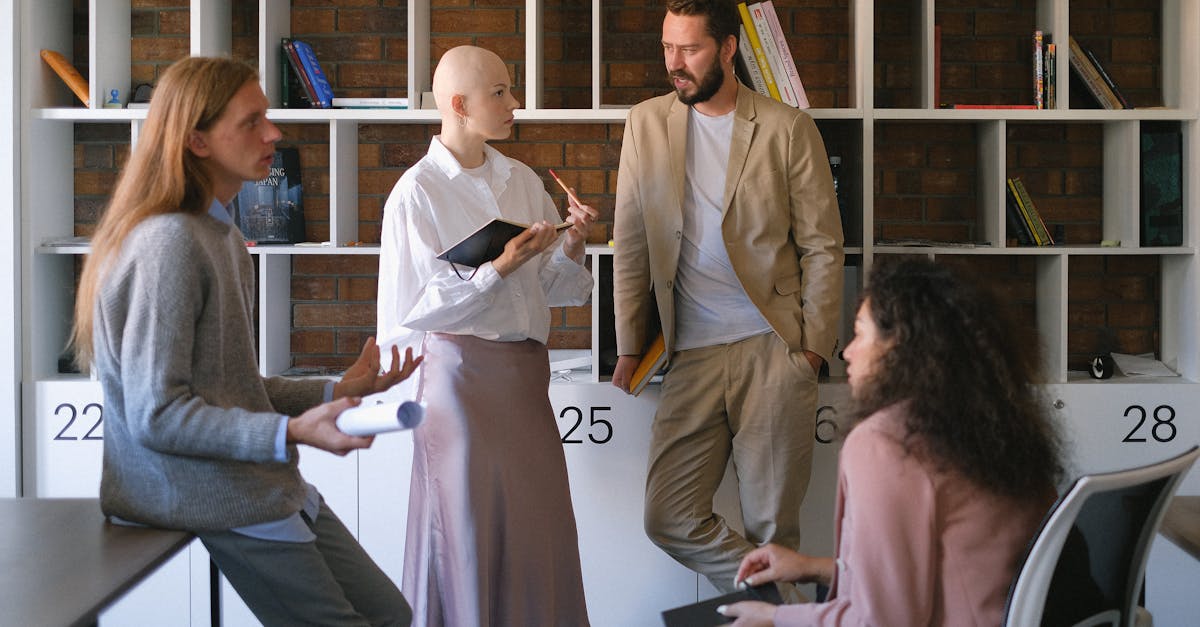 一款新游戏推出后，技术支持异常活跃，你怎么看待这个现象？